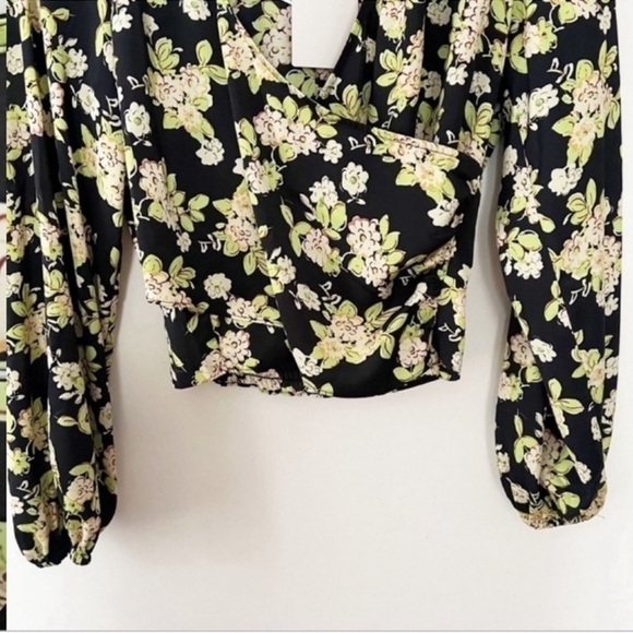Industry Green Floral Print Wrap Front Blouse Satin Size Small NEW Smocked Waist - Picture 4 of 7